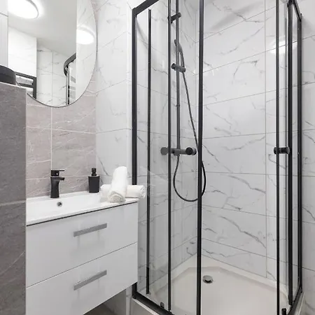 *soft 3 Pokoje Obok Starowki* *